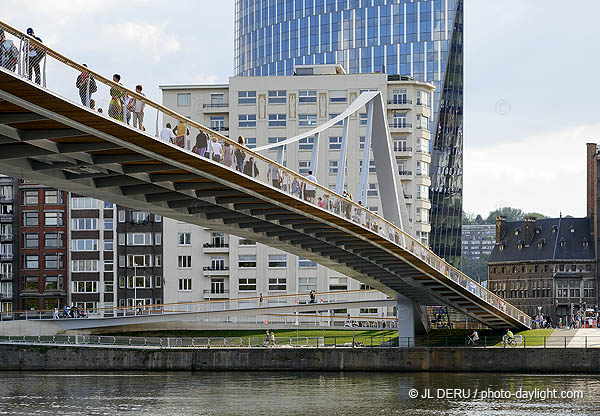 Liège - passerelle sur la Meuse